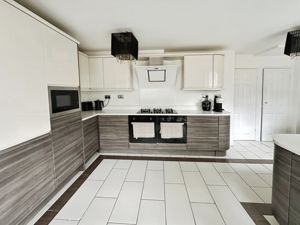 Kitchen- click for photo gallery